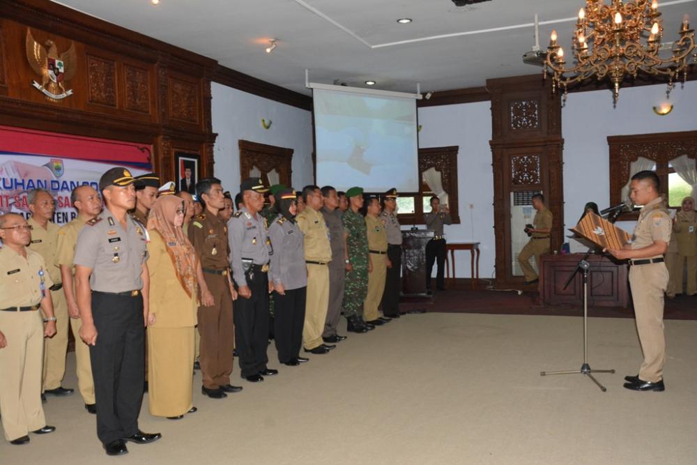 35 Anggota Tim Saber Pungli Dikukuhkan Bupati Batang
