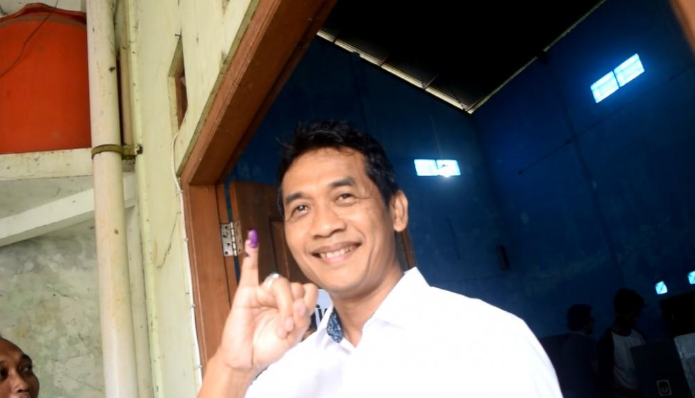 Calon Wakil Bupati No. 1 Suyono Melakukan Pencoblosan Di TPS 02 Desa Limpung