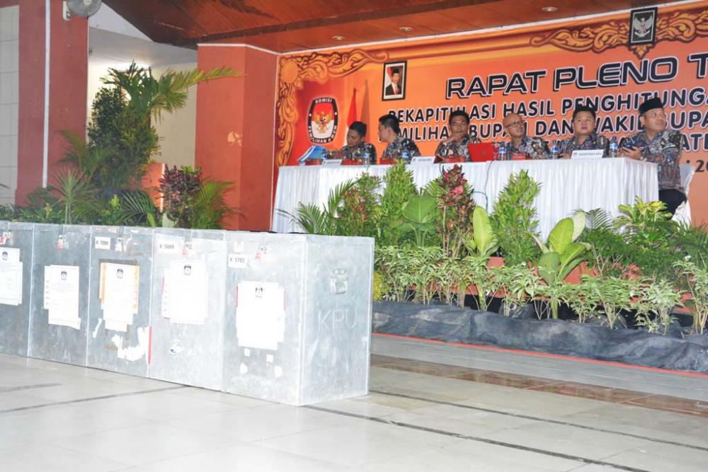 Wihaji-Suyono Dinyatakan Menang dalam Rapat Pleno KPUD Batang