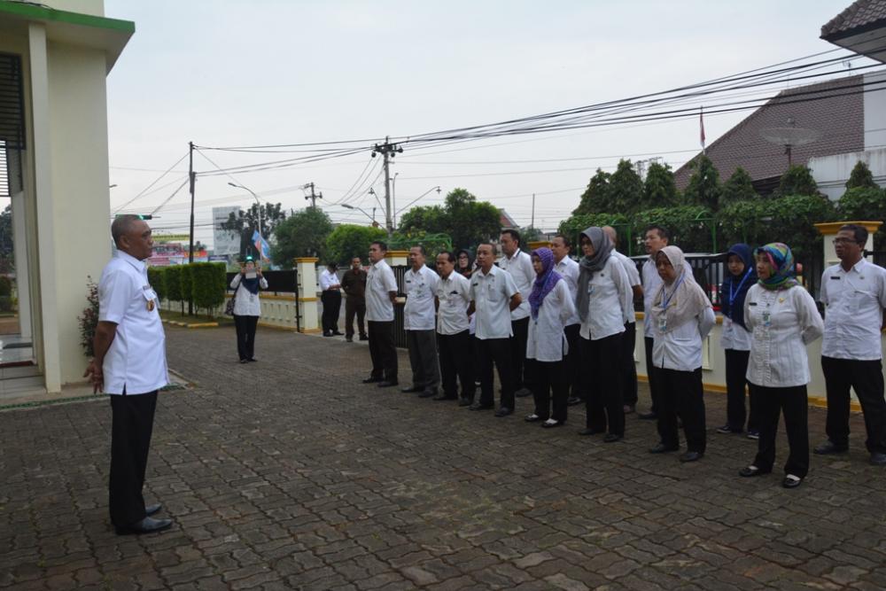 Pj Bupati Batang Siswo Laksono Sidak di DPMPTSP Separuh ASN Belum Hadir