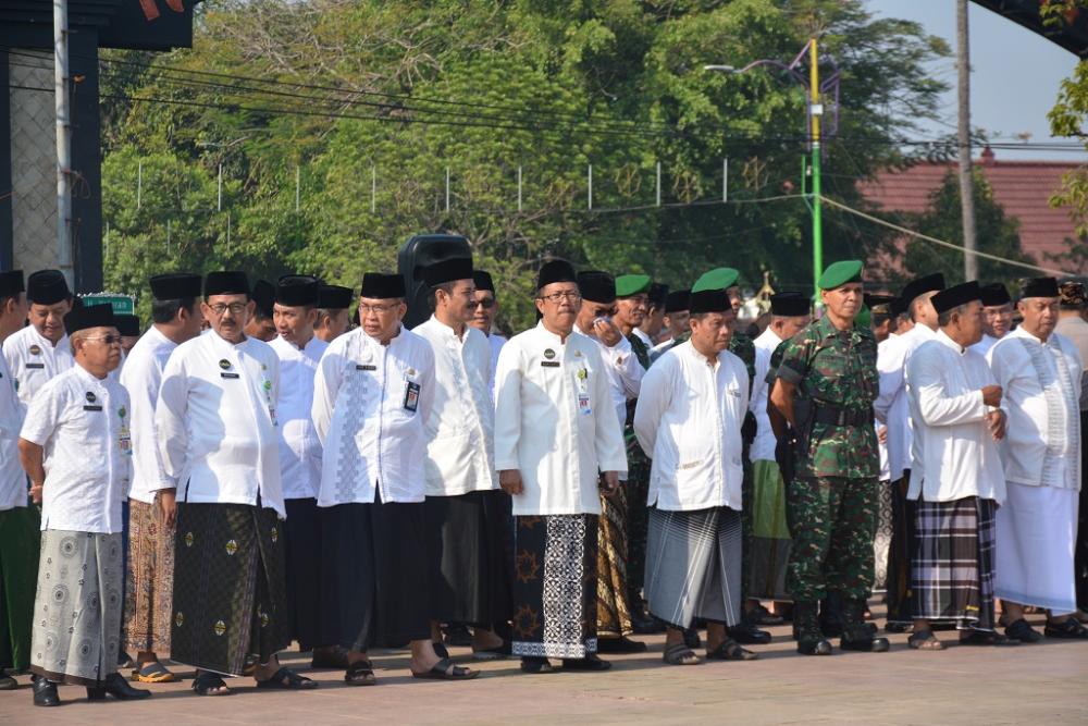 Peringati Hari Santri, ASN di Batang Wajib Kenakan Sarung dan Peci 