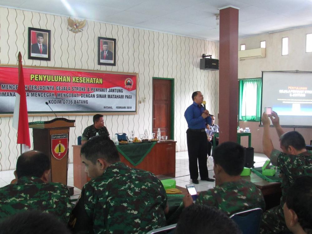 Prajurit Kodim 0736/Batang Berupaya Sehat Tanpa Obat