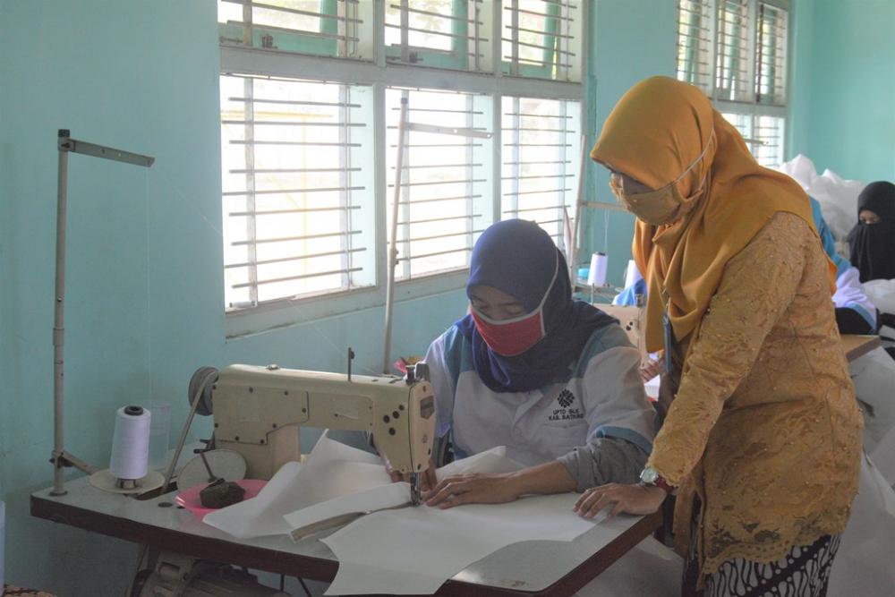 UPTD BLK Batang Menggelar Refocusing Program Pembuatan APD