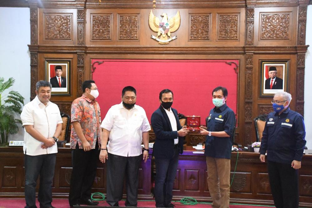 Bupati Batang Pastikan  Saluran Pipa Gas Semarang-Cirebon Terealisasi