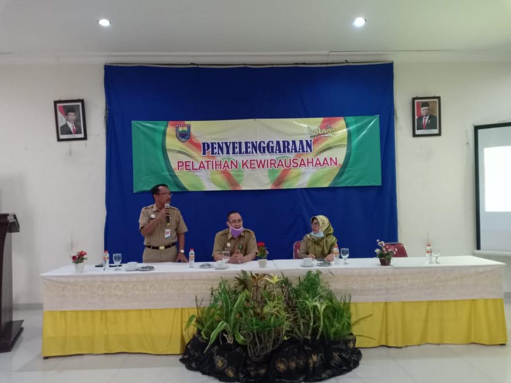 Disperindagkop Batang Bekali UKM Strategi Pemasaran Online