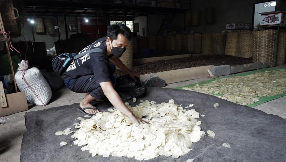 Batang Coffee Launching Emping 'Batas Kota'