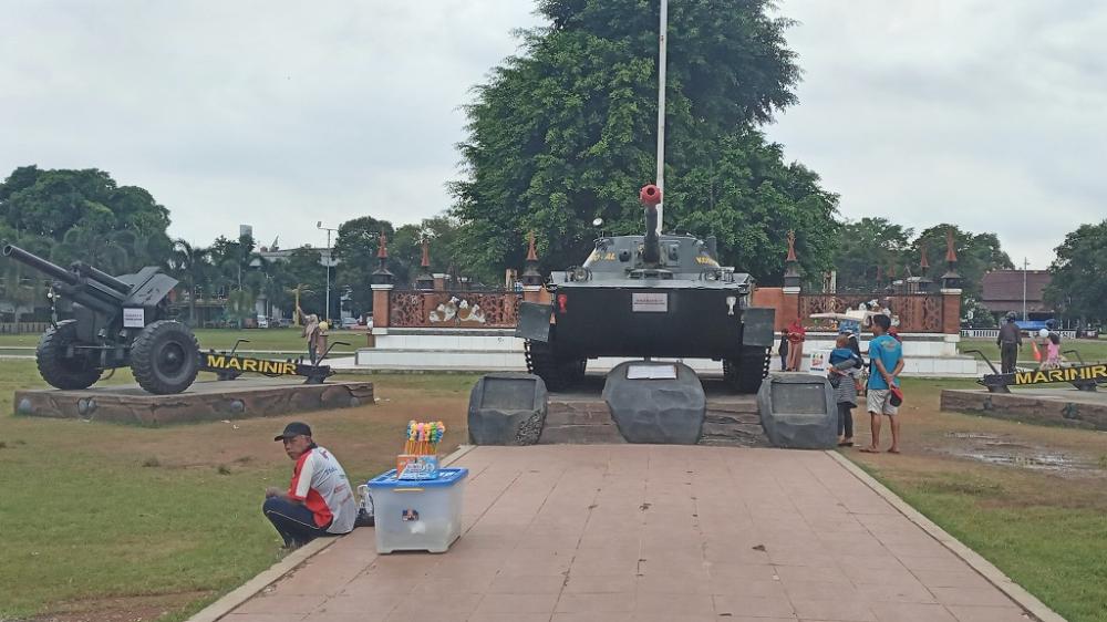 Monumen Alutsista Batang Segera Dipasang Pagar Pembatas