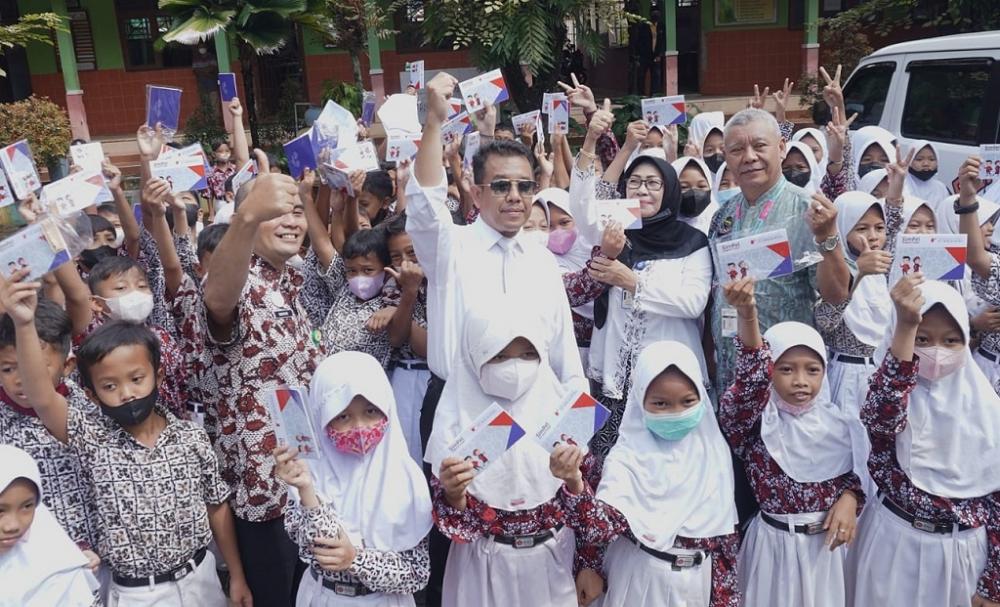 BPR Bapera Batang Targetkan 2.000 Tabungan Simpel Untuk Siswa-Siswi Sekolah