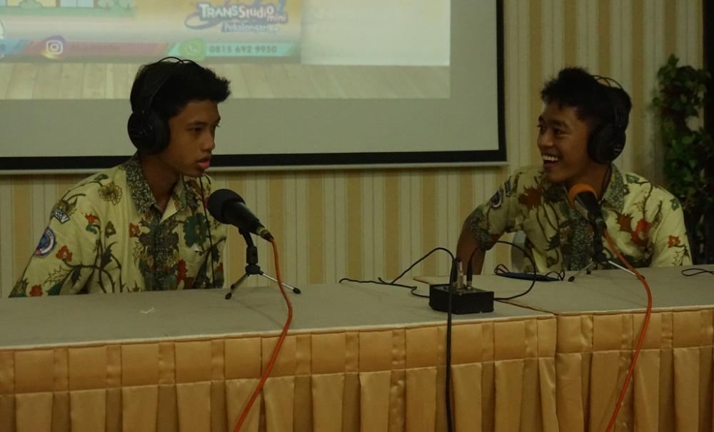 SMKN 1 Batang Bakal Merambah Siaran Radio Streaming