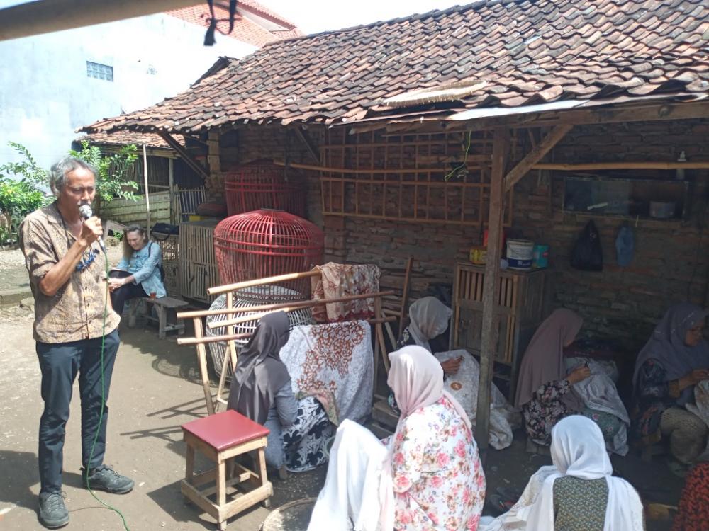 Pemerhati Cemaskan Perajin Batik Rifaiyah Makin Berkurang