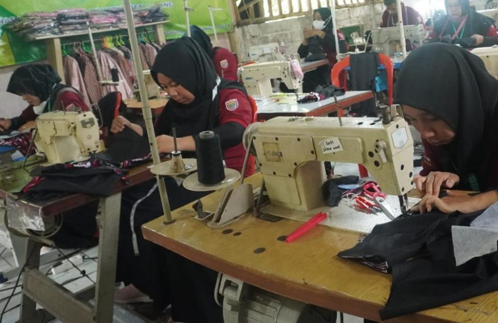 BLK Batang Gelar Uji Kompetensi Kejuruan Menjahit