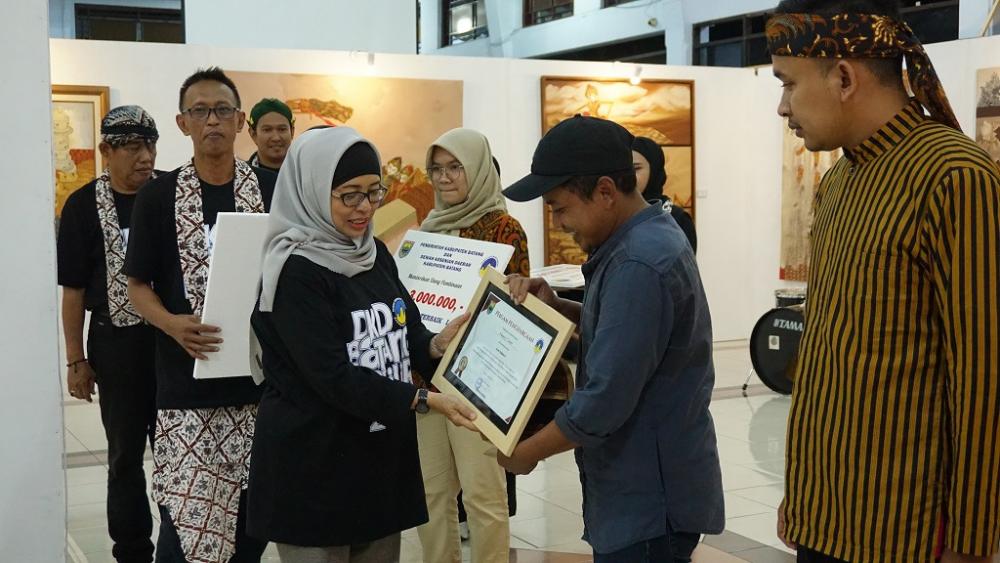 Seniman Batang Bergeliat, Dewan Suntikkan Anggaran