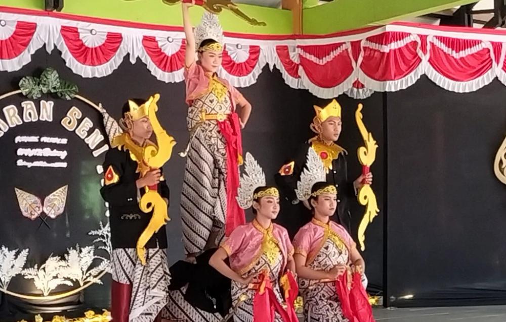 Pentaskan Sendratari, Pelajar Pertahankan Seni Budaya Jawa