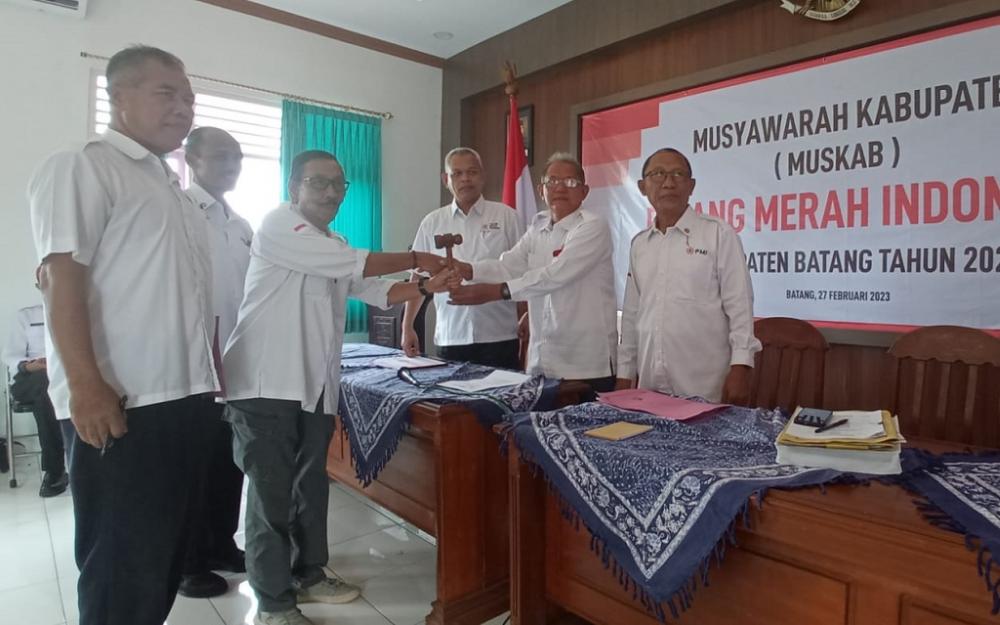 Laporan Pertanggungjawaban Ketua PMI Batang Sisakan Akreditasi Apotek