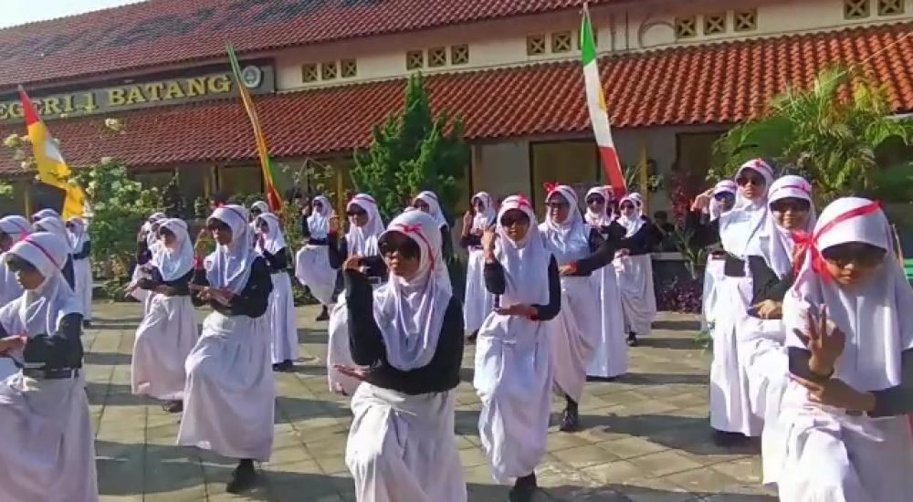 Meriahnya Flashmob Babalu, Kuatkan Karakter Budaya Lokal