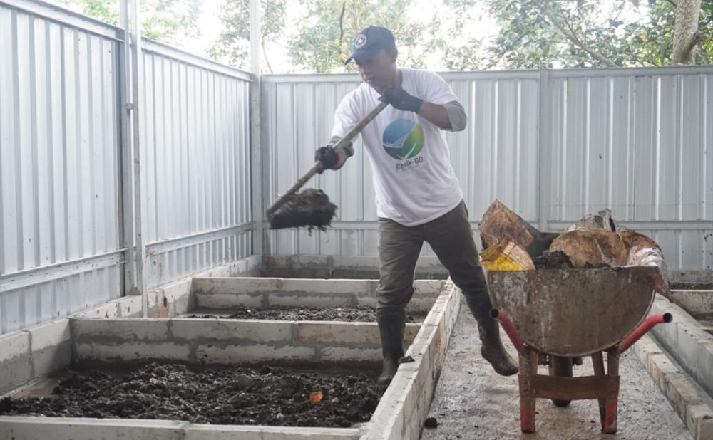 Resik-Go Bisa Solusi Urai Sampah Plastik di Batang