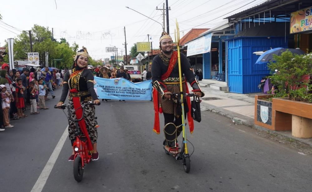 Sampaikan Pesan Edukatif, OPD Kenakan Kostum Unik