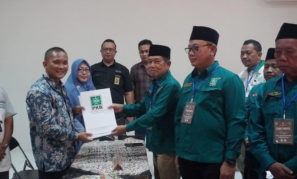 Optimis Rebut 12 Kursi, PKB Daftarkan 45 Bacaleg di KPU Batang