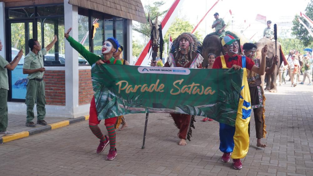Meriahkan HUT RI Ke-78, Safari Beach Jateng Gelar Parade Satwa