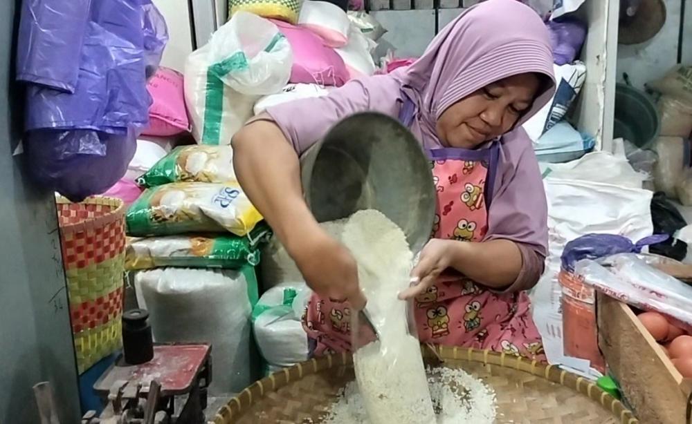 Kemarau Panjang, Stok Beras Menipis