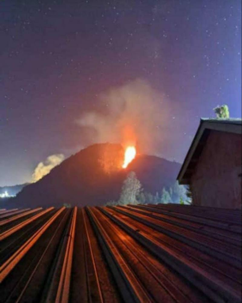 Gunung Sipandu Terbakar, Hanguskan Hutan Lindung Seluas 1 Hektare