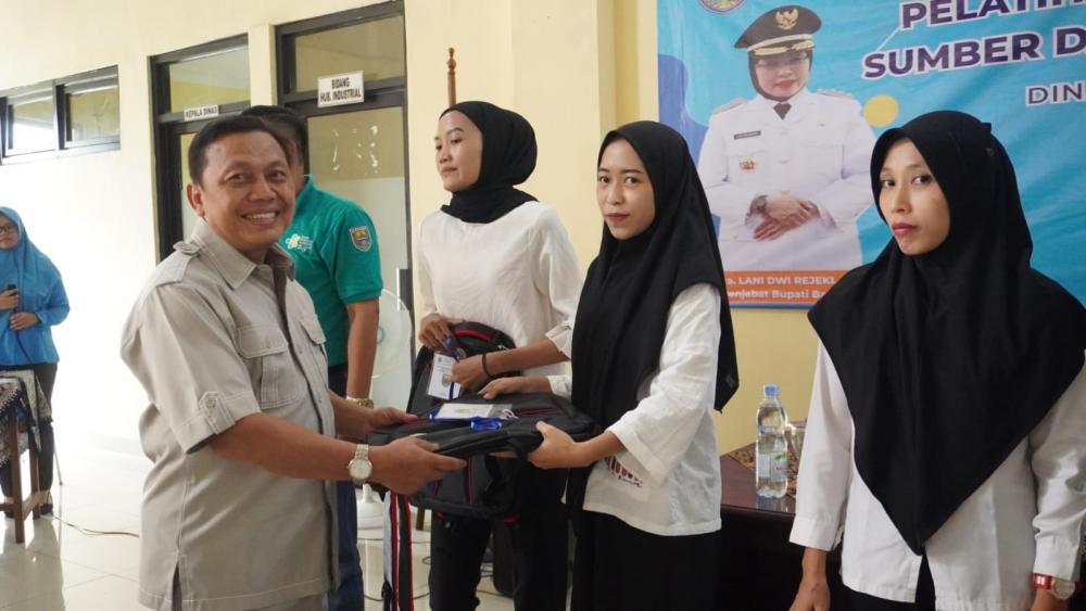 Disnaker Batang Buka Pelatihan DBHCHT Tata Boga dan Kerajinan Tangan