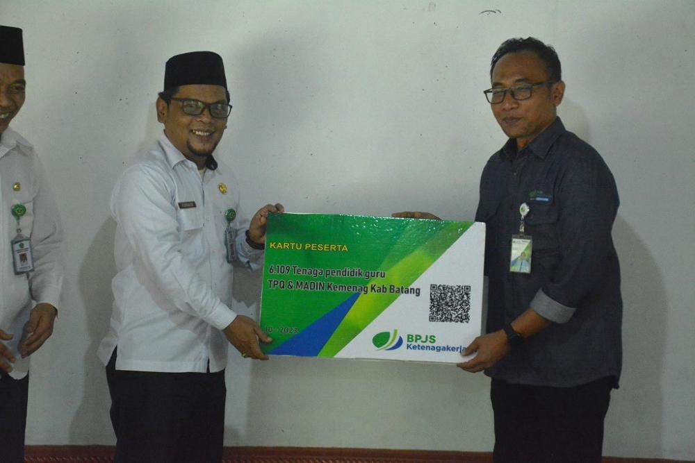 6.109 Tenaga Pendidik Guru TPQ dan Madin Kemenag Batang Terima Kartu Bpjamsostek