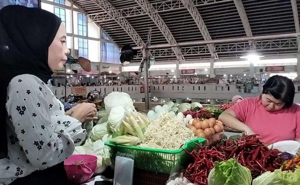 Pedagang Resah, Jelang Pemilu Sembako Merangkak Kenaikan
