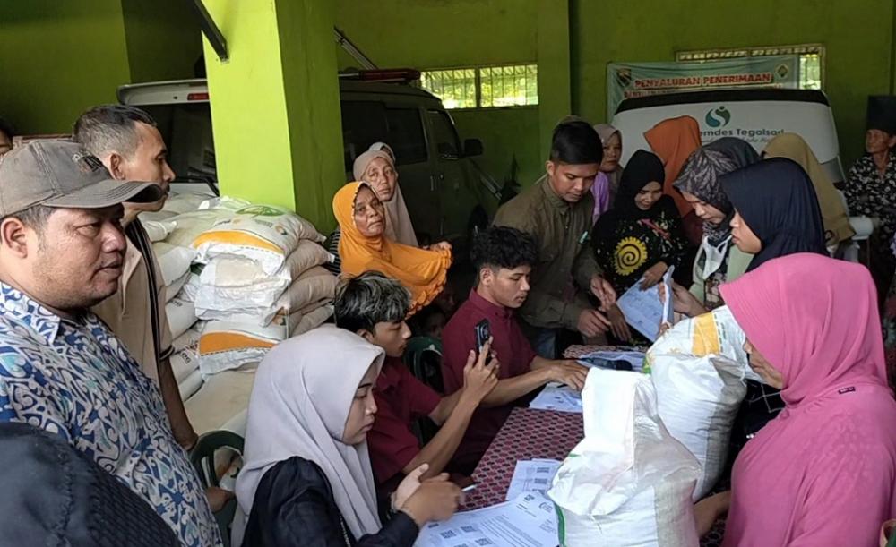 Bulog Tegal Kembali Salurkan Bantuan Beras