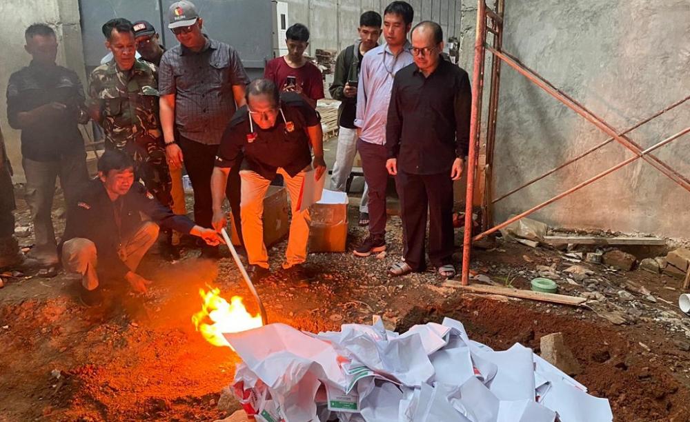 KPU Batang Musnahkan Puluhan Ribu Surat Suara Rusak