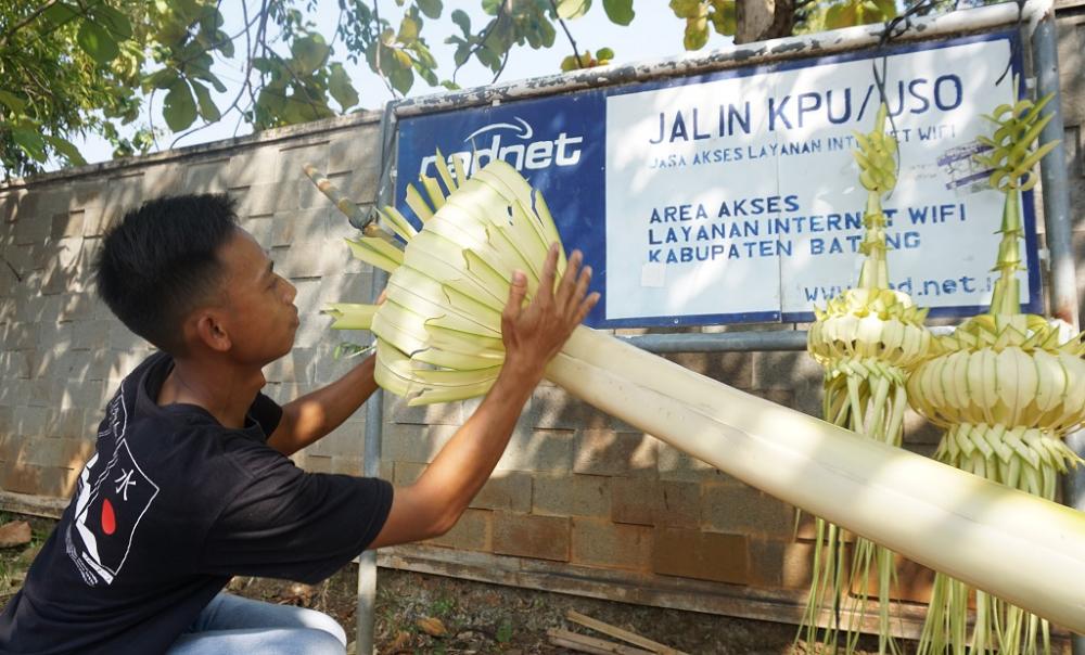 Lomba Penjor Dalam Memeriahkan HUT Ke-79 RI