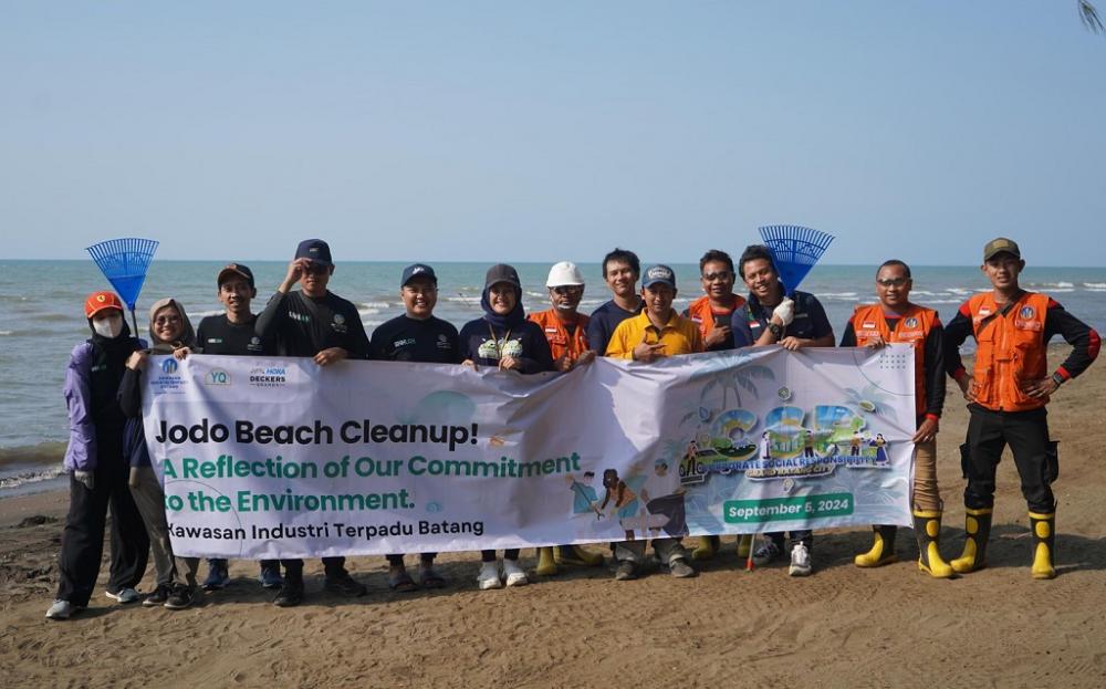 Jaga Kelestarian Alam, KITB Galakkan Aksi Bersih-Bersih Pesisir Pantai Jodo