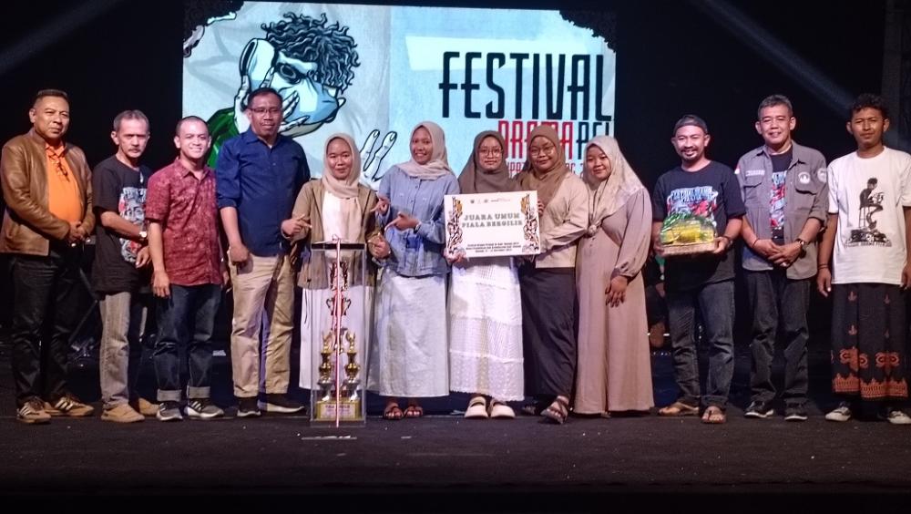 Usung Tema Buruh, MA Darussalam Raih Predikat Teater Terbaik
