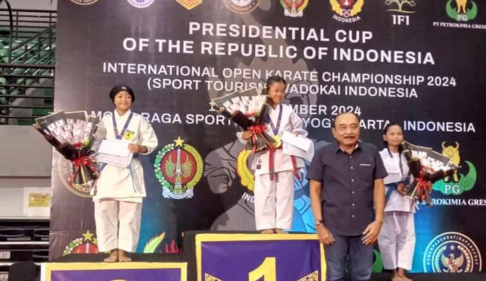 Atlet Muda Batang Raih Emas Kejuaraan Wadokai Indonesia International Open Karate Championship