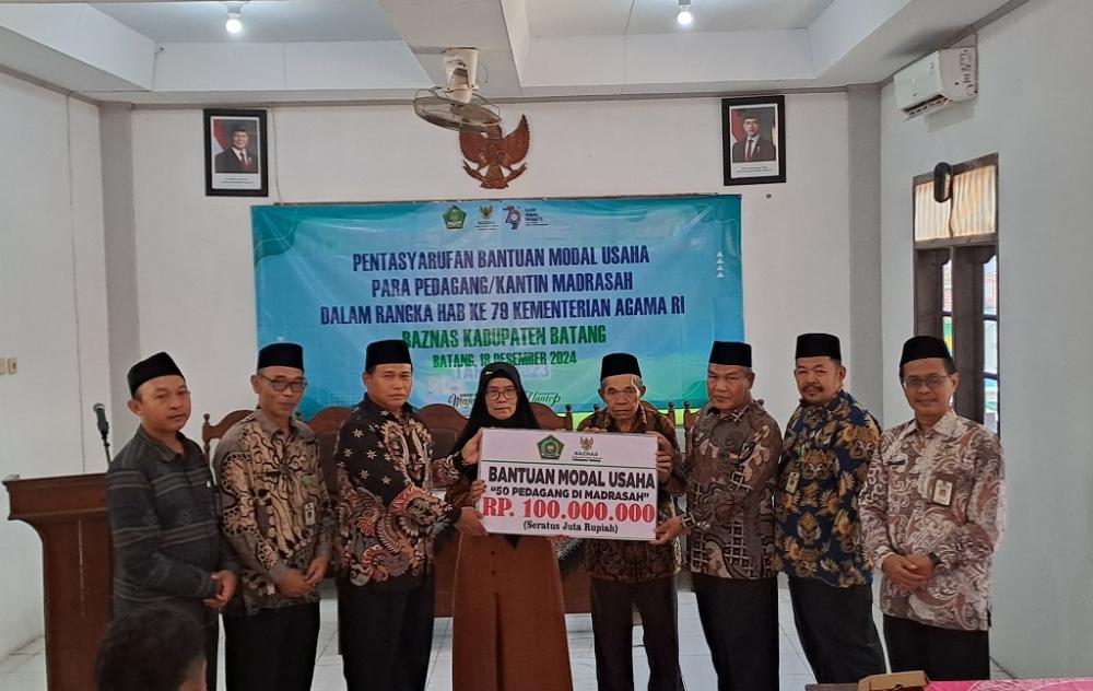 Tingkatkan Perekonomian Pedagang, Kemenag Bersama Baznas Gelontorkan Bantuan Modal