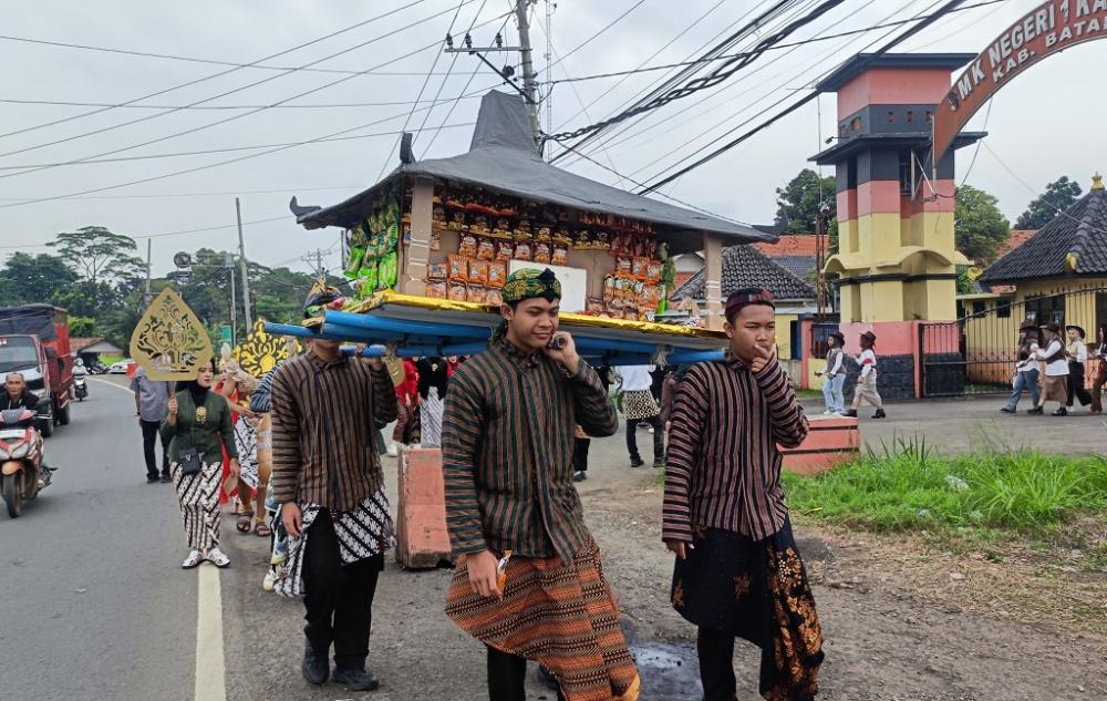 Tradisi Punggahan Ala Skansaka, Siswa Tampilkan Karakter Unik
