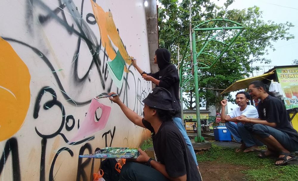 Terasvara Ngamalsik, Ajak Warga Berekspresi Sambil Beramal