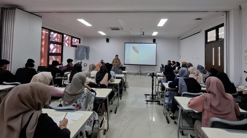 Jadi Dosen Tamu, Sekda Batang Tanamkan Pendidikan Antikorupsi