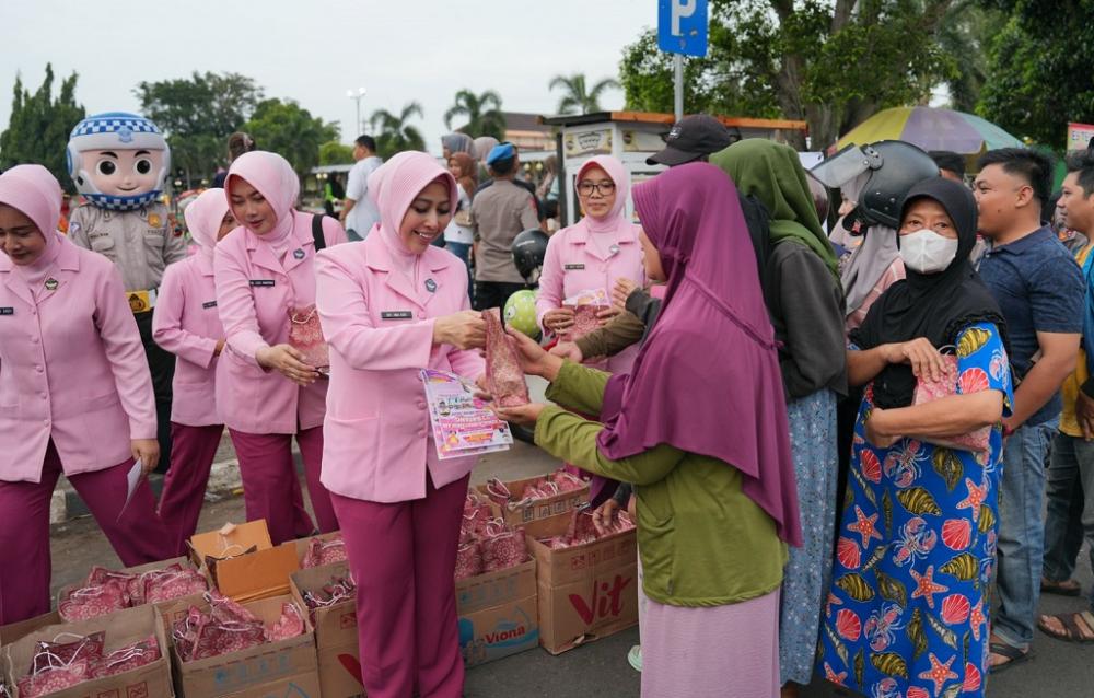 Manfaatkan Ramadan, Bhayangkari Polres Batang Perkenalkan TK Kemala