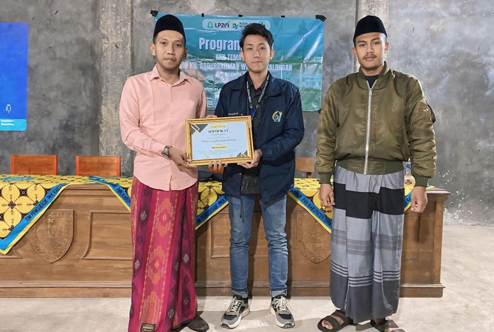 Mahasiswa UIN Gusdur, DLH Edukasi Warga Pacet Manajemen Sampah