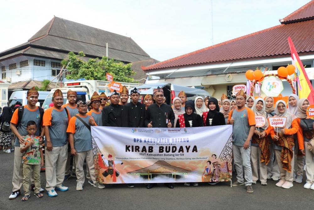 BPS Gaungkan Sensus Ekonomi 2026 Saat Kirab Budaya HUT Batang