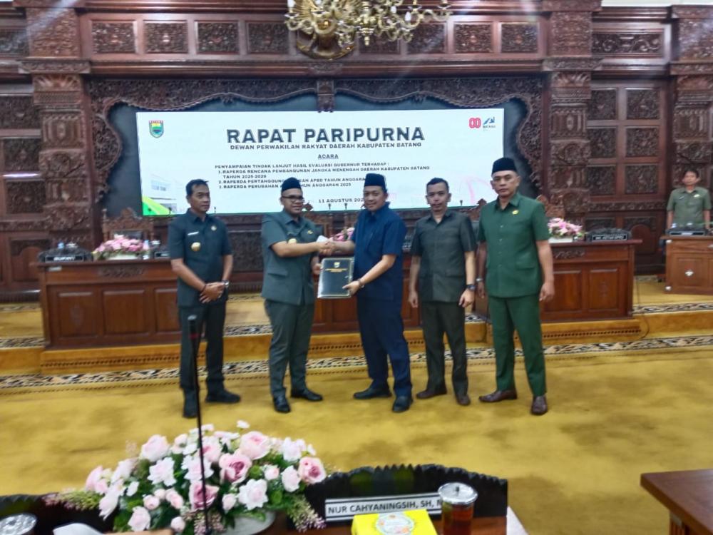 Bupati Batang Sampaikan Tindak Lanjut Evaluasi Gubernur atas Tiga Raperda Strategis