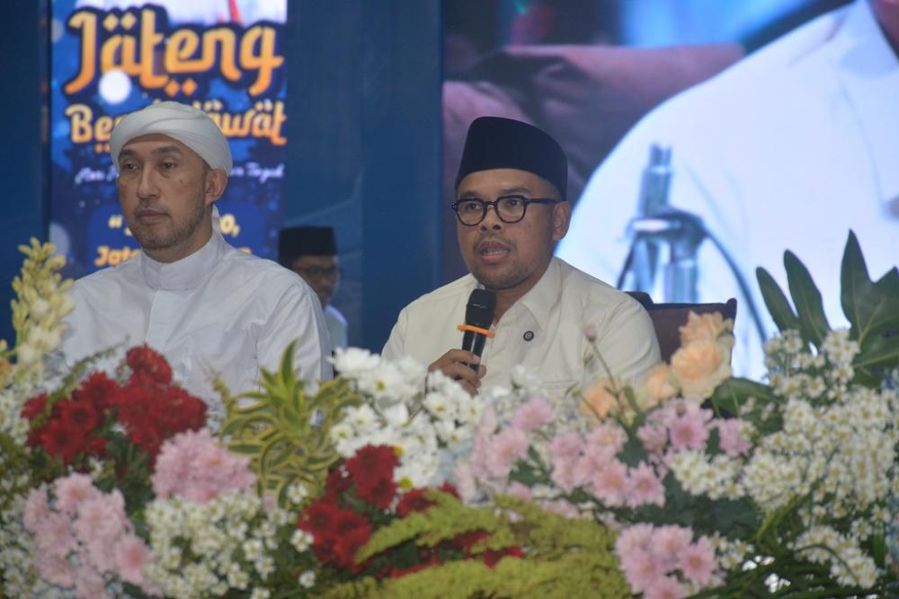 Doakan Jawa Tengah Berkah, Ribuan Warga Lantunkan Doa di Jateng Bersholawat