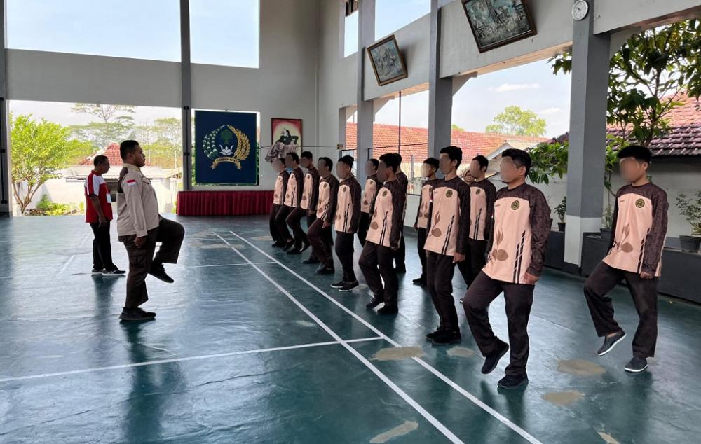 Tanamkan Kedisiplinan, Warga Binaan Berlatih Kepramukaan