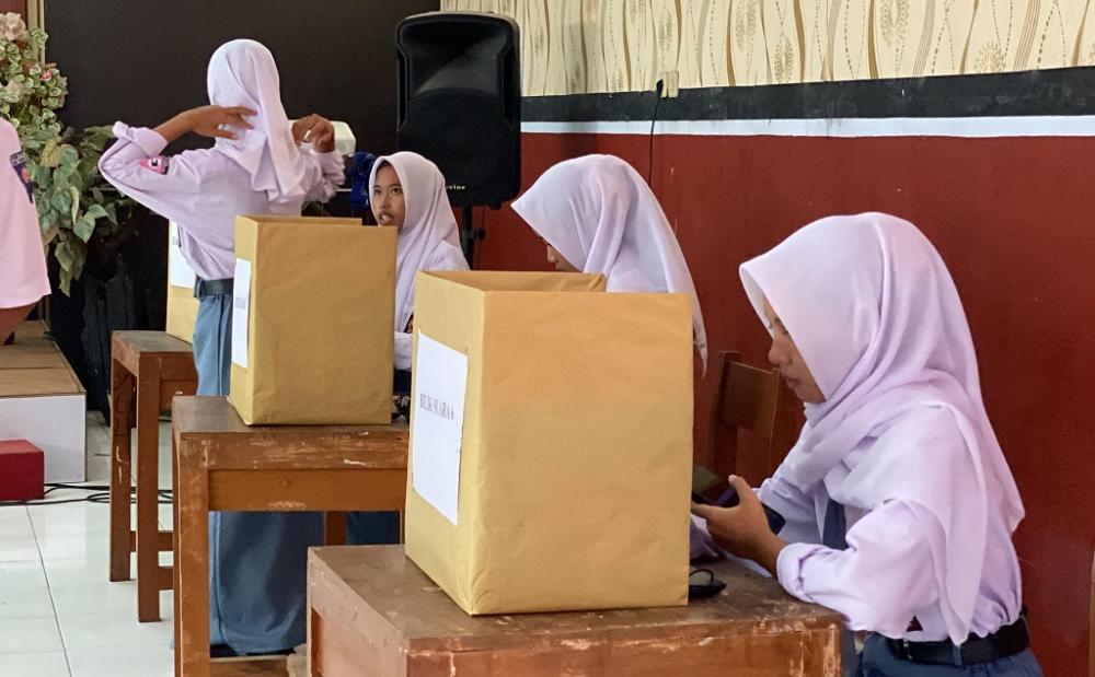 Tanamkan Efektivitas, SMK Neswara Gelar Pilketos Digital