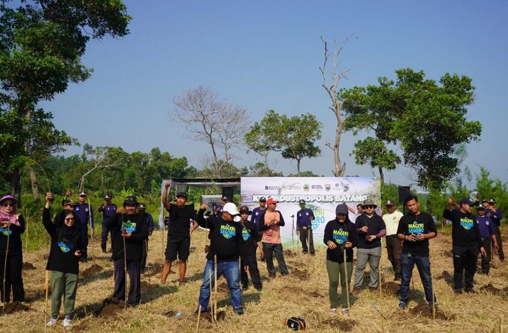 Wujudkan Industri Hijau, KEK Industropolis Batang Hijaukan Pesisir Utara