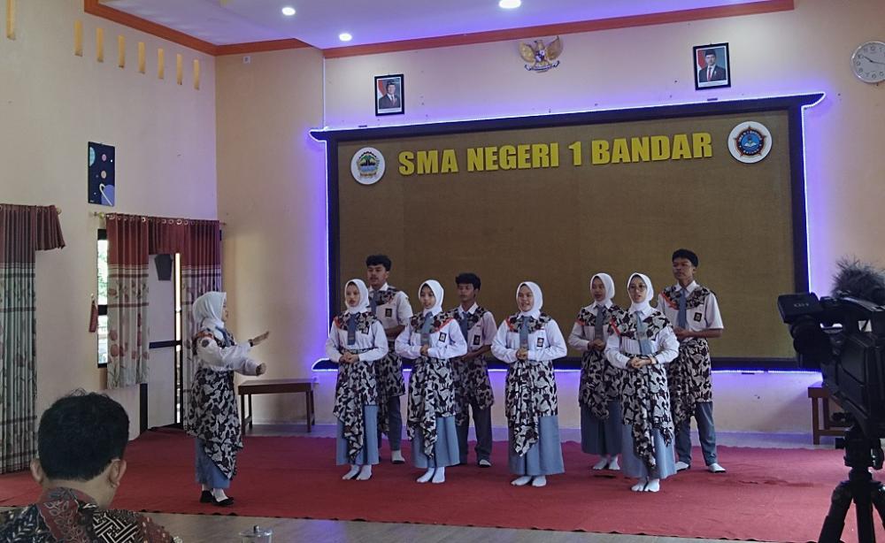 Meriahnya Bulan Bahasa, di SMAN 1 Bandar