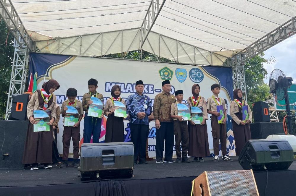 Dua Dekade Bekarya, MAN Batang Cetak Generasi Berakhlak