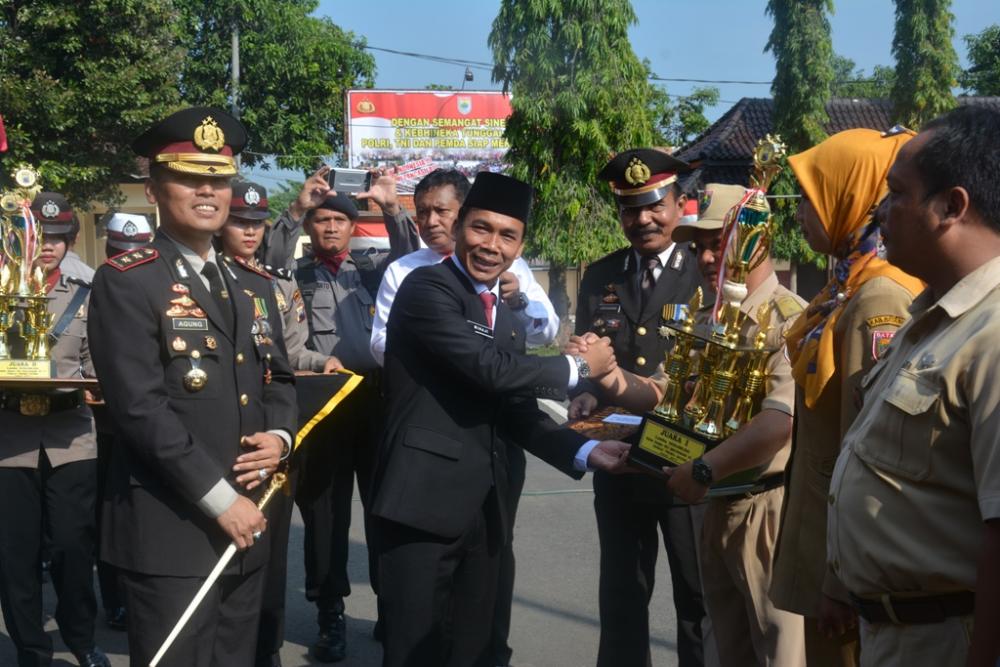 Kapolres Batang Meminta Jajaranya Melayani Yang Terbaik