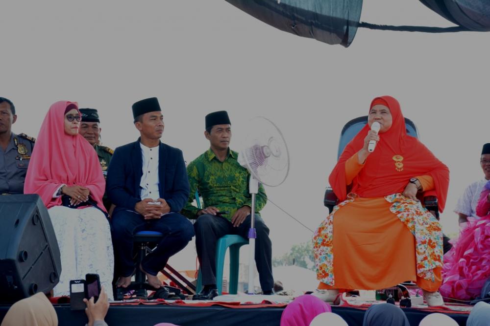 Ribuan Orang Hadiri Pengajian Mamah Dedeh di Desa Siberuk